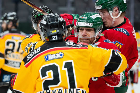 Frölundas Joel Lundqvist och Luleås Juhani Tyrväinen
