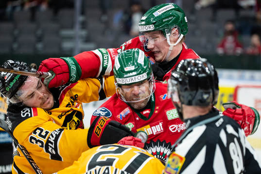 Frölundas Joel Lundqvist och Luleås Juhani Tyrväinen