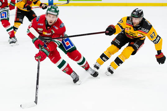 Frölundas Viktor Ekbom och Luleås Linus Omark