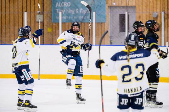 s Thea Johansson jublar