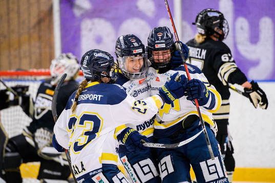s Thea Johansson jublar