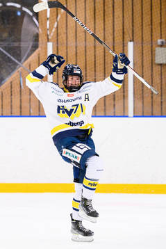 s Thea Johansson jublar