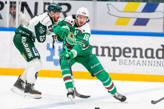 Färjestads Pontus Widerström och Rögles Dennis Everberg