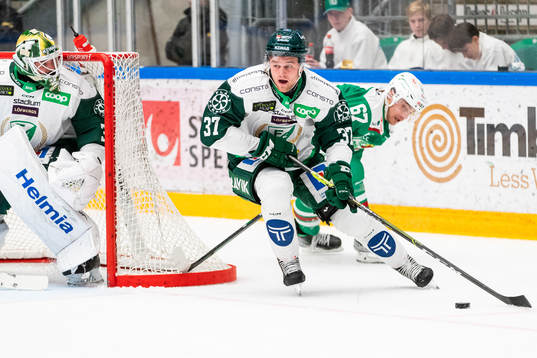 Färjestads Adam Ginning och Rögles Leon Bristedt