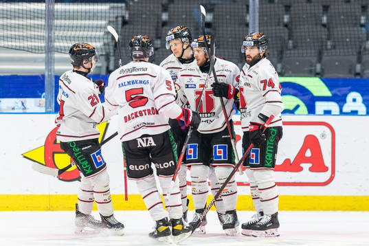 Örebros Robin Kovacs jublar