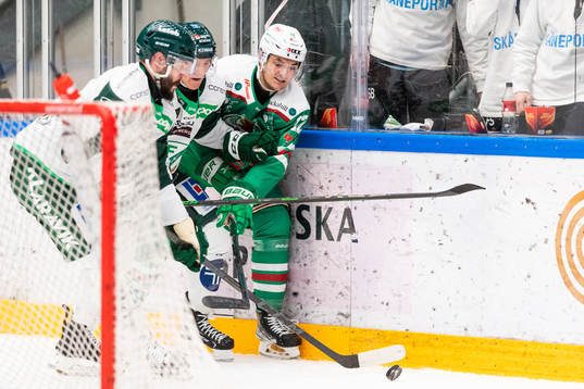 Färjestads Jesse Virtanen och Rögles Brady Ferguson