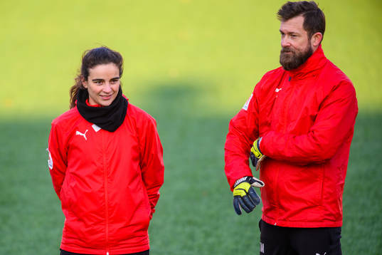 Tränare Renee Slegers och målvaktstränare Kenneth