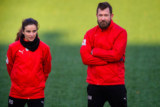 Tränare Renee Slegers och målvaktstränare Kenneth