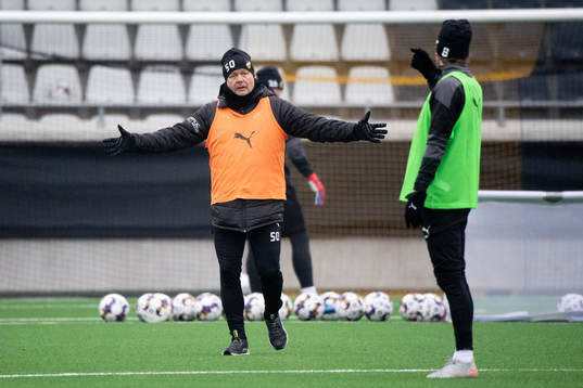 Tränare Per-Mathias Högmo