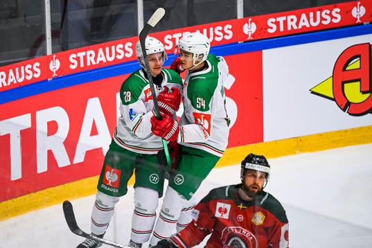 Anton Bengtsson and William Wallinder of Rögle celebrate