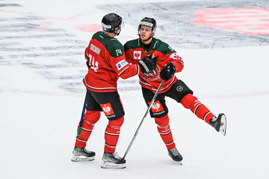 Andreas Borgman celebrates with Filip Johansson of