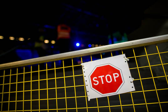 En skylt med stopp för ståplats