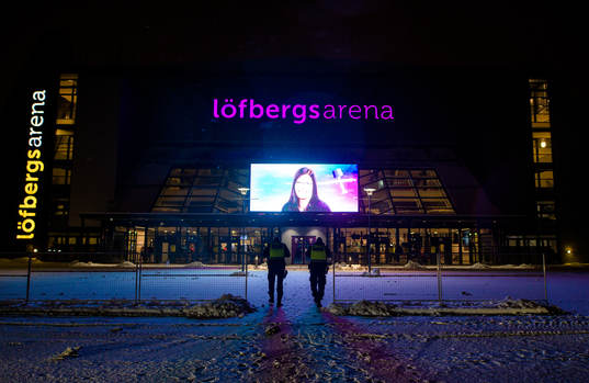 Exteriör av Löfbergs Arena