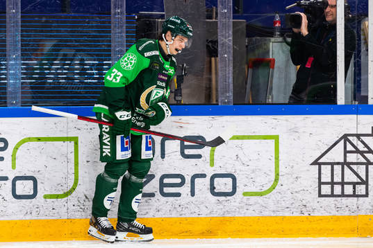 Färjestads Albert Johansson deppar