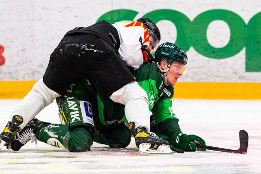 Brynäs Greg Scott och Färjestads Gustav Rydahl