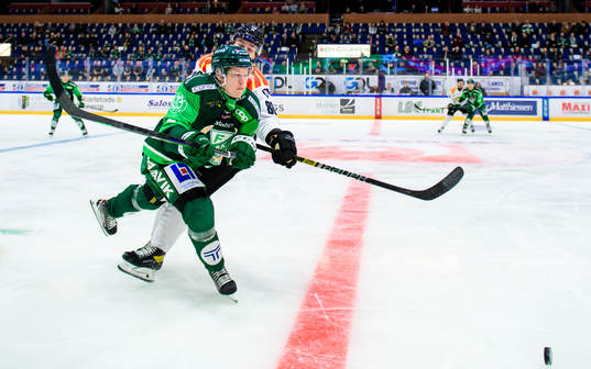 Färjestads Daniel Viksten och Brynäs Dmytro Timashov