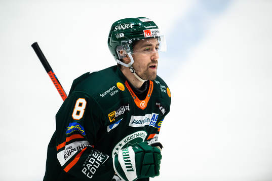 Kristianstads Robin Carlsson jublar