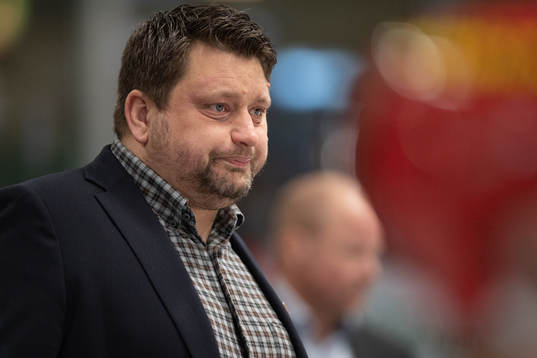 Modos tränare Mattias Karlin