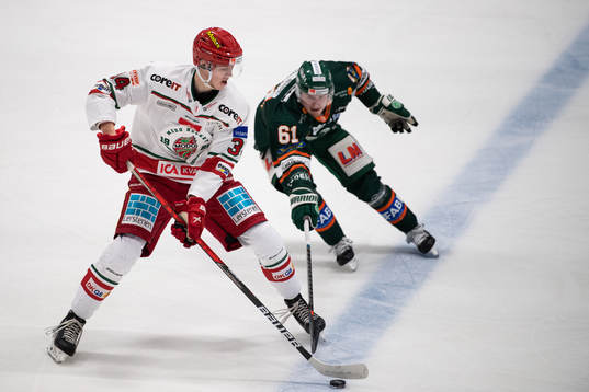 Kristianstads Malte Sjögren jagar Modos Oscar Nordin