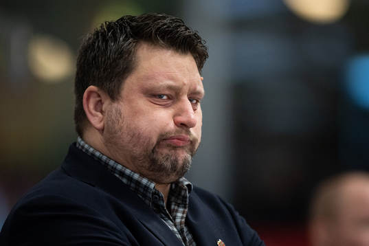 Modos tränare Mattias Karlin