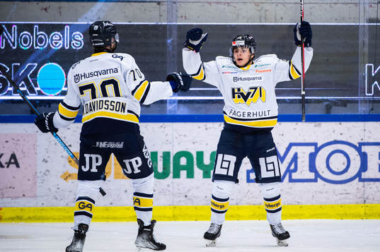 s Marcus Davidsson jublar med Jonathan Wikström