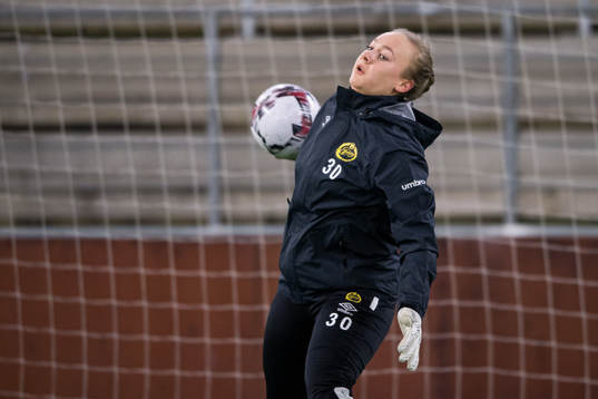 Målvakt Tuva Janveden Mobrandt