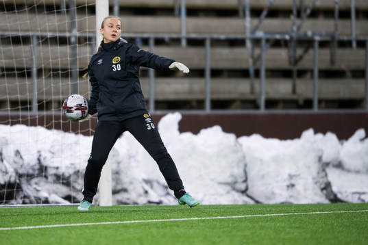 målvakt Tuva Janveden Mobrandt