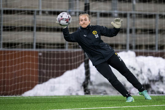 målvakt Tuva Janveden Mobrandt