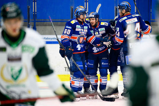 Växjös Emil Forslund jublar