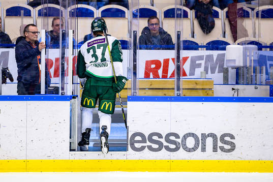 Färjestads Adam Ginning blir utvisad