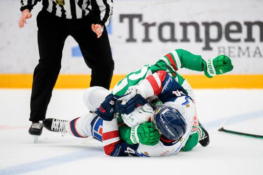 Rögles Leon Bristedt och Linköpings Jonas Junland