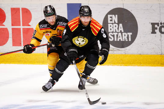 Luleås Einar Emanuelsson och Brynäs Anton Mylläri