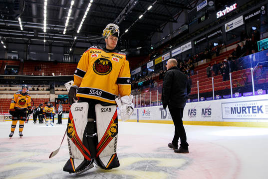Luleås målvakt Jesper Wallstedt deppar