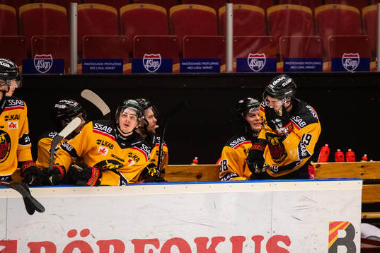 Luleås Konstantin Komarek har ont