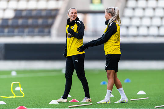 Josefine Rybrink och Lotta Ökvist
