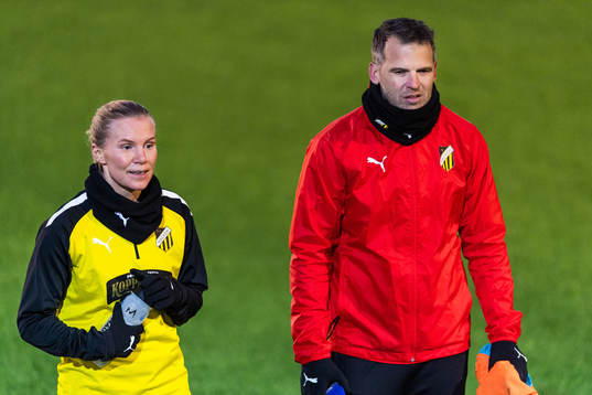 Josefine Rybrink och tränare Robert Vilahamn