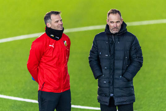 Tränare Robert Vilahamn och fotbolls- och