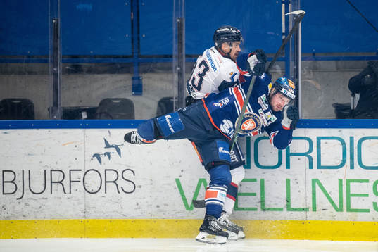 Växjös Martin Lundberg och Linköpings Eddie Larsson i