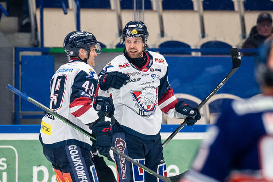 Linköpings Benjamin Maxwell och John Nyberg  jublar