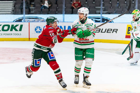 Frölundas Max Friberg och Rögles Lucas Ekeståhl-Jonsson