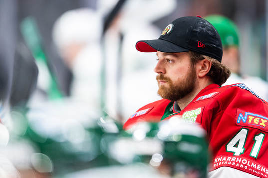 Frölundas målvakt Niklas Rubin i båset