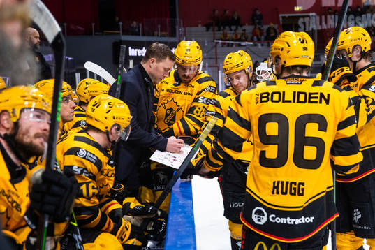 Skellefteås assisterande Andreas Falk och Jayce Hawryluk
