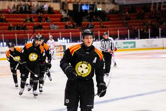 Brynäs Linus Ölund jublar