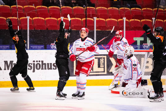 Brynäs Linus Ölund jublar