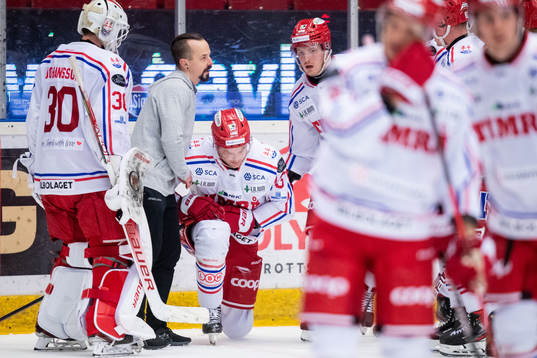 Timrås Oliver Bohm skadad