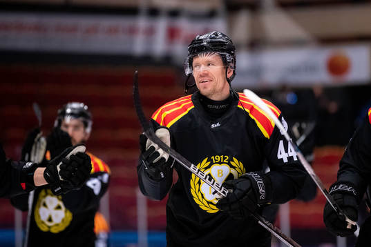 Brynäs Nicklas Danielsson jublar