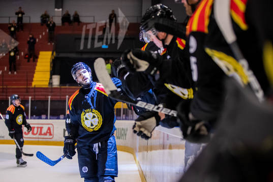 Brynäs Oula Palve jublar