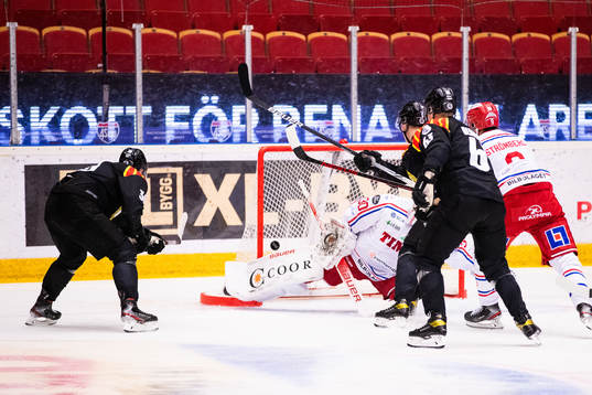 Brynäs Linus Ölund gör 1-0