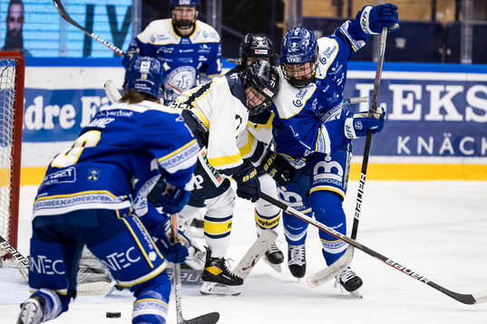 HV71s Nicoline Jensen och Leksands Ella Albinsson