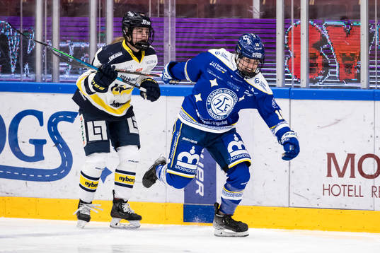 Leksands Phoebe Staenz och HV71s Mira Jungåker